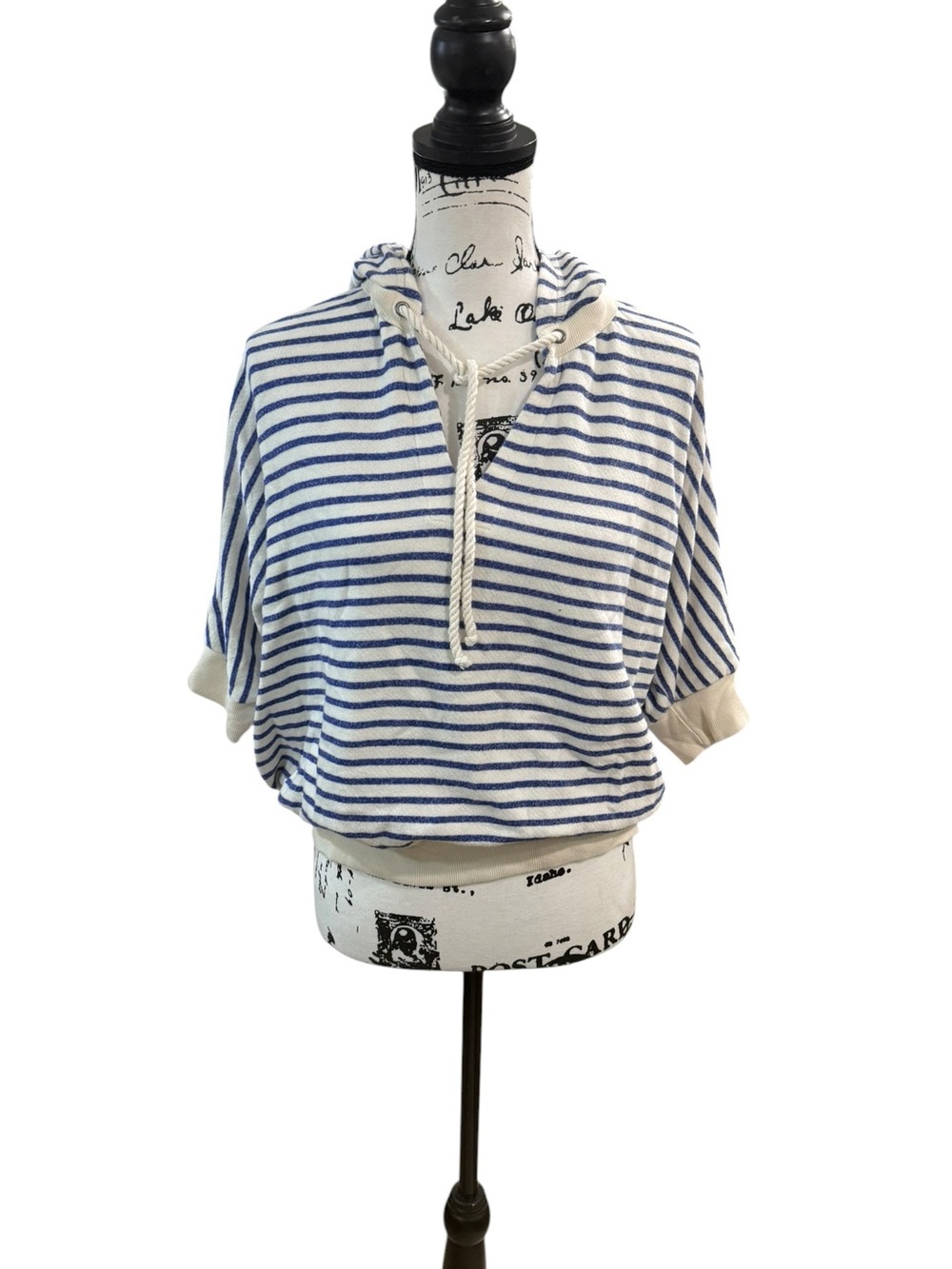 Splendid Women's Striped Short Sleeve Pullover Hoodie Blue/white Size Medium